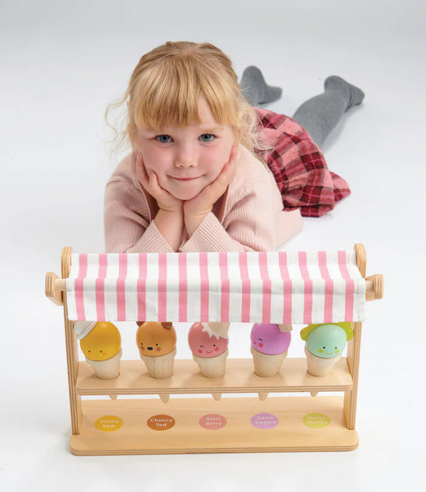 Marchand de glaces en bois