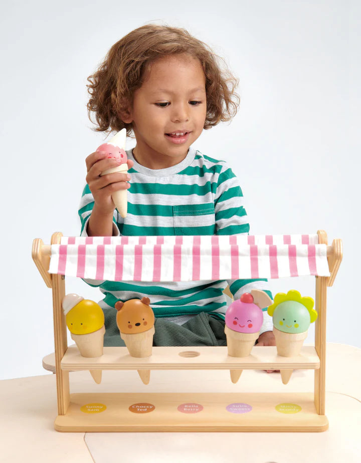 Marchand de glaces en bois