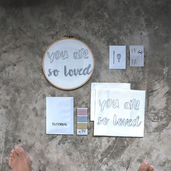 Kit à broder "you are so loved"
