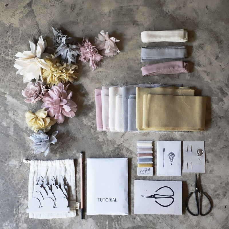 NUMERO 74 - Kit créatif fleurs en tissu - Made by You - Happy Libellule